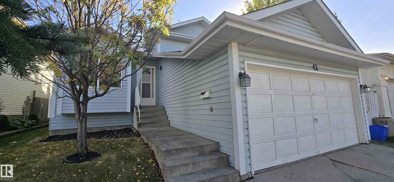 Property Photo:  42 Blueberry Crescent  AB T8H 1P6 