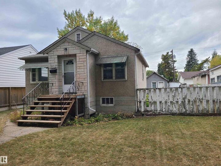 Property Photo:  12414 90 Street NW  AB T5B 3Z8 