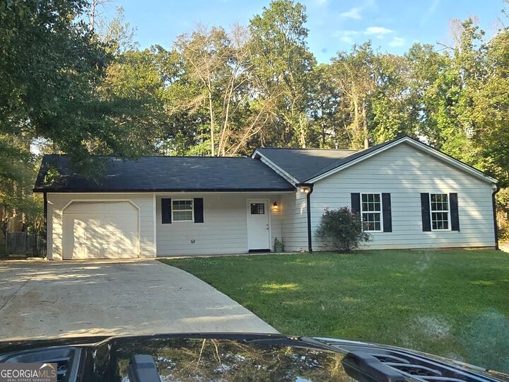 Property Photo:  915 Navajo Trail  GA 30016 