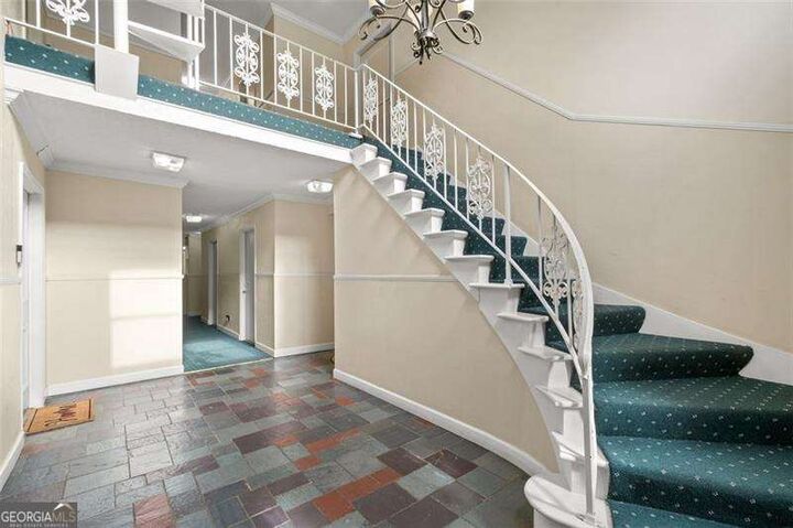 Property Photo: 6851 Roswell Road D28 GA 30328