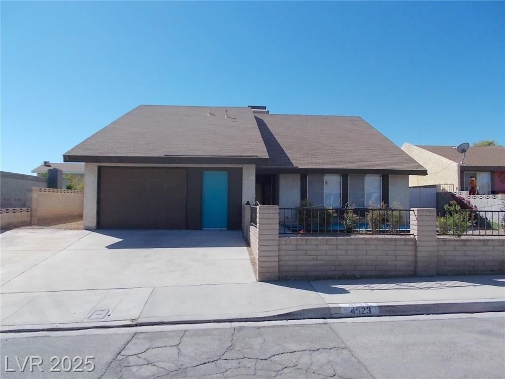 Property Photo: 4523 Margarete Avenue NV 89121