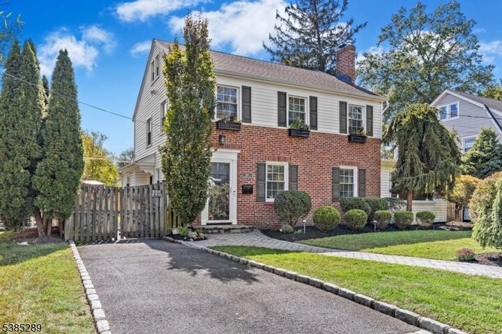 Property Photo:  619 Hartridge Place  NJ 07060 