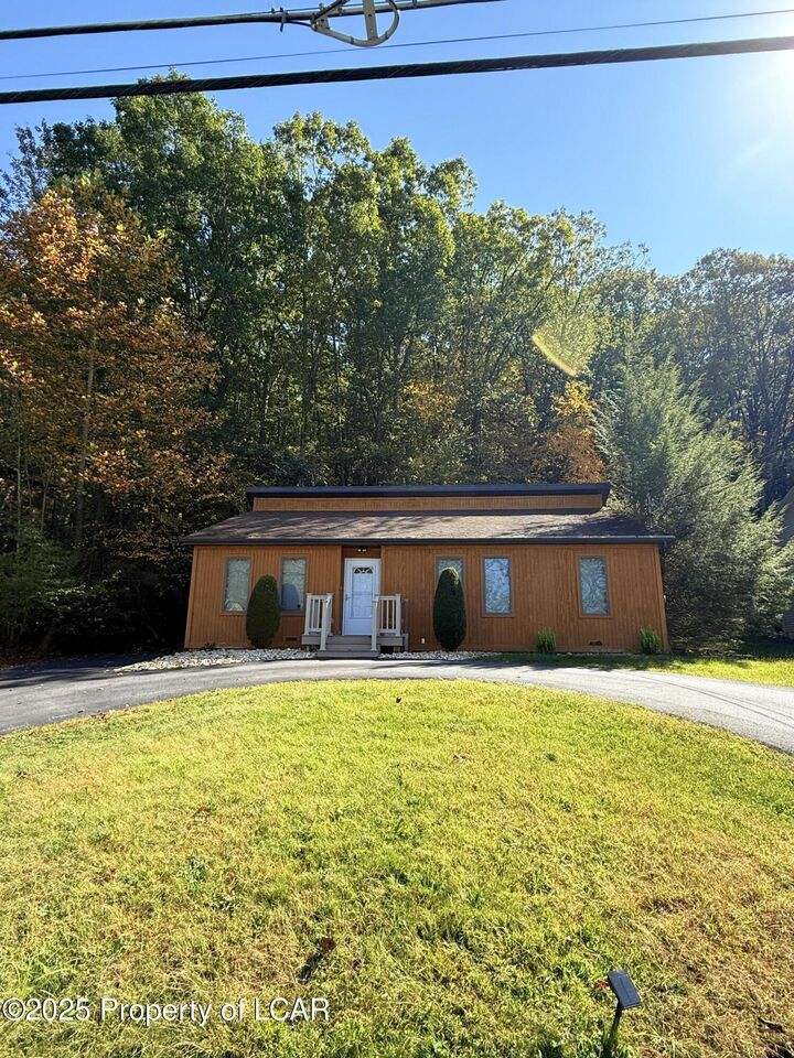 Property Photo: 49 Edge Rock Drive PA 18222