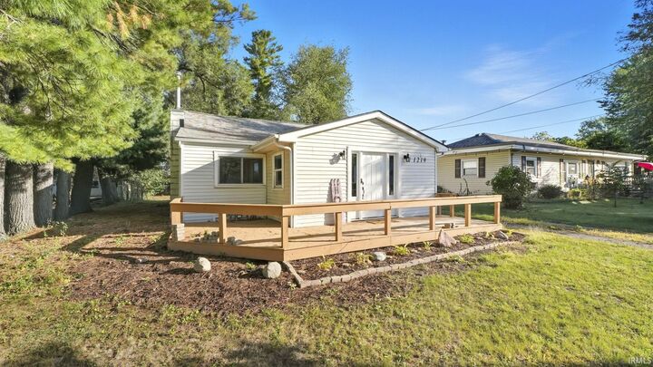 Property Photo:  1219 Lawn Avenue  IN 46774 