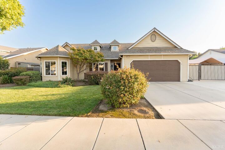 3103 W Wren Avenue  Visalia CA 93291 photo