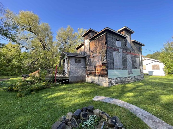 Property Photo: 3717 W 6th St MN 55807