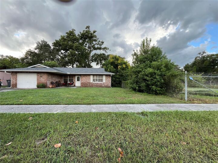 Property Photo:  1217 Oak Valley Drive  FL 33584 