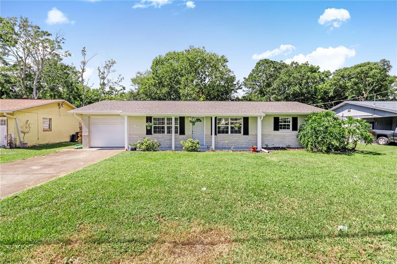 Property Photo:  1390 Powers Avenue  FL 32117 