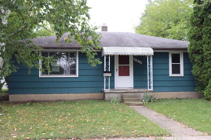 Property Photo:  2810 Mix Avenue  MI 48708 