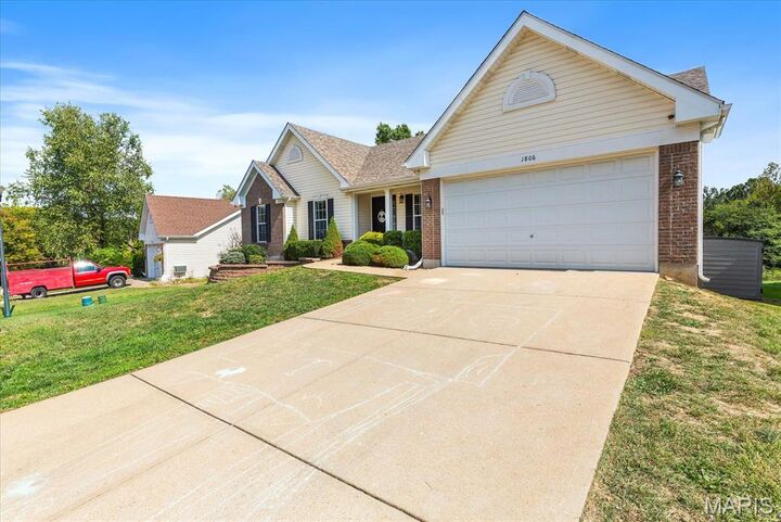 Property Photo: 1808 Hawk Pointe Drive MO 63028