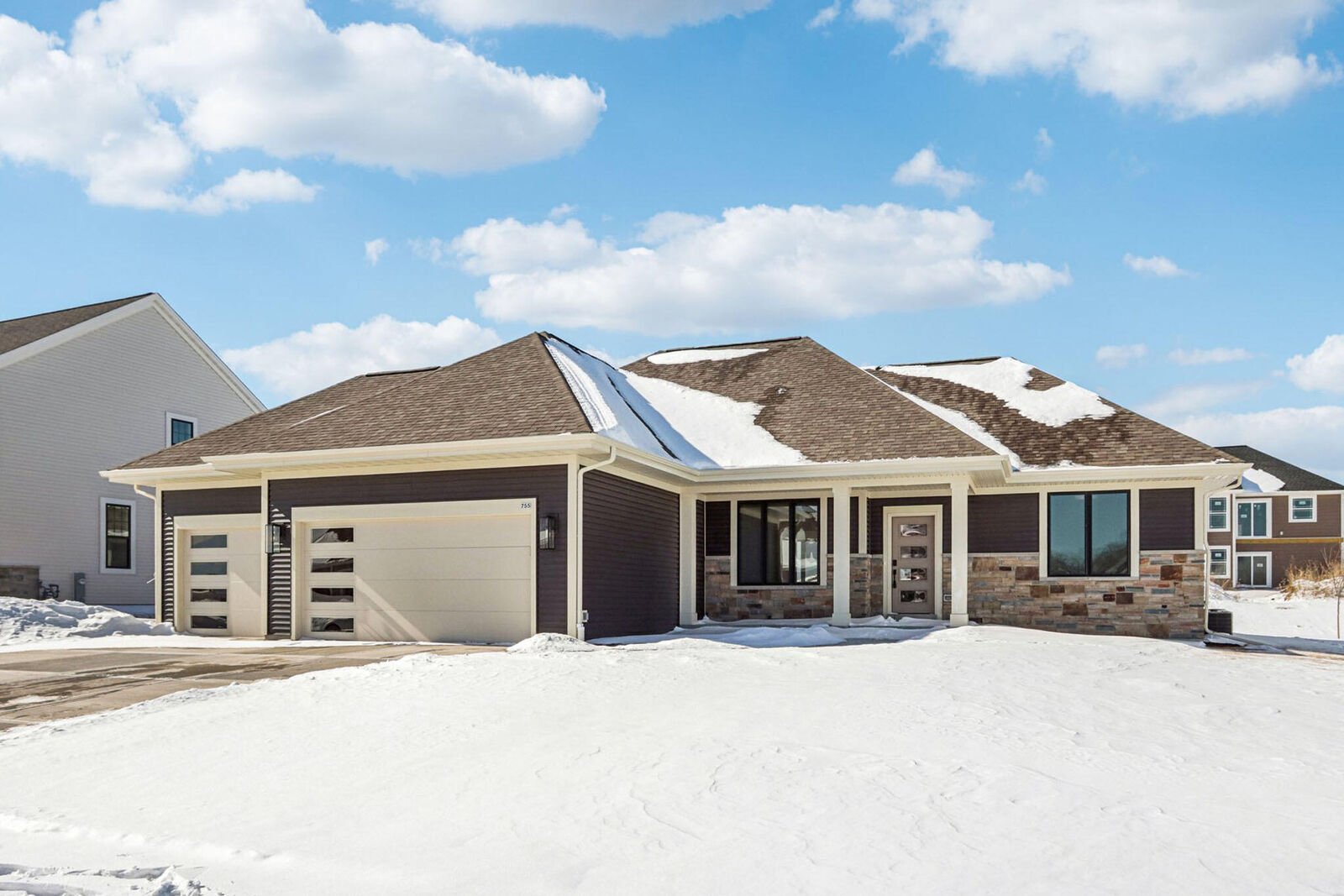 Property Photo:  755 Kohlwey Dr Lt26  WI 53024