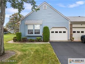 Property Photo:  16 Alexander Hamilton Court B  NJ 08831 