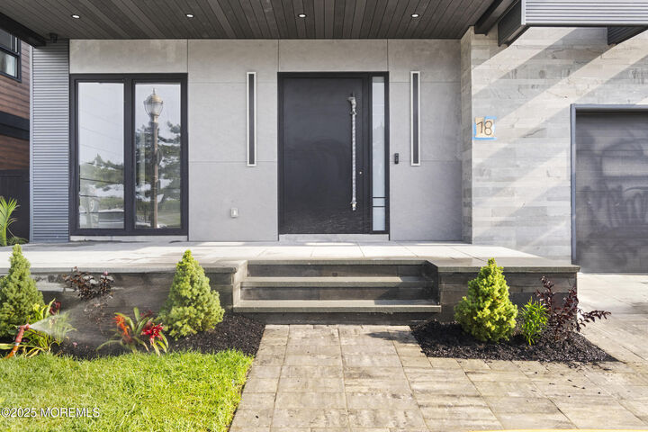 Property Photo:  18 Seaview Avenue  NJ 07740 
