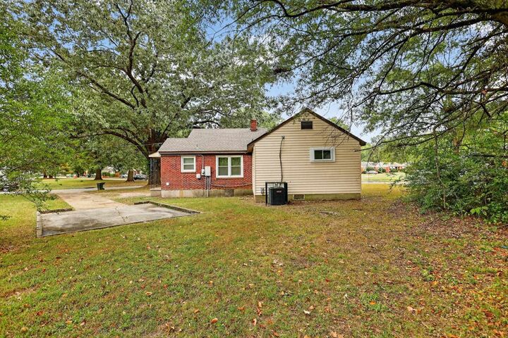 Property Photo:  1563 W Flamingo Rd  TN 38117 