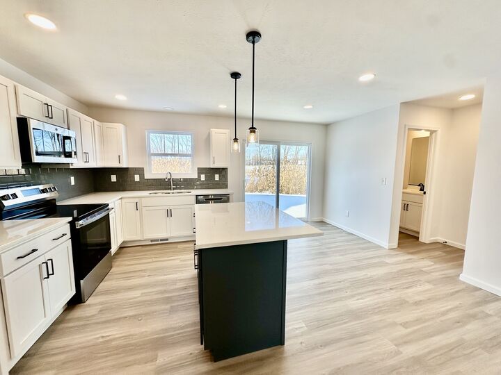 Property Photo: 5 Eric Court IL 61705