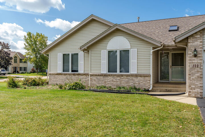 Property Photo:  144 Bristlewood Court  IL 61072 