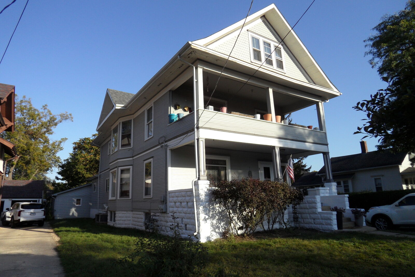 Property Photo:  450 S Fourth Street  IL 60505 