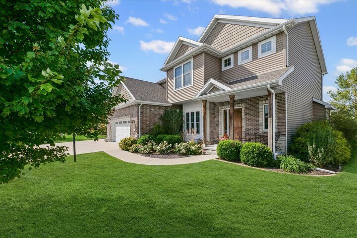 Property Photo:  1211 English Oak Drive  IL 61822 