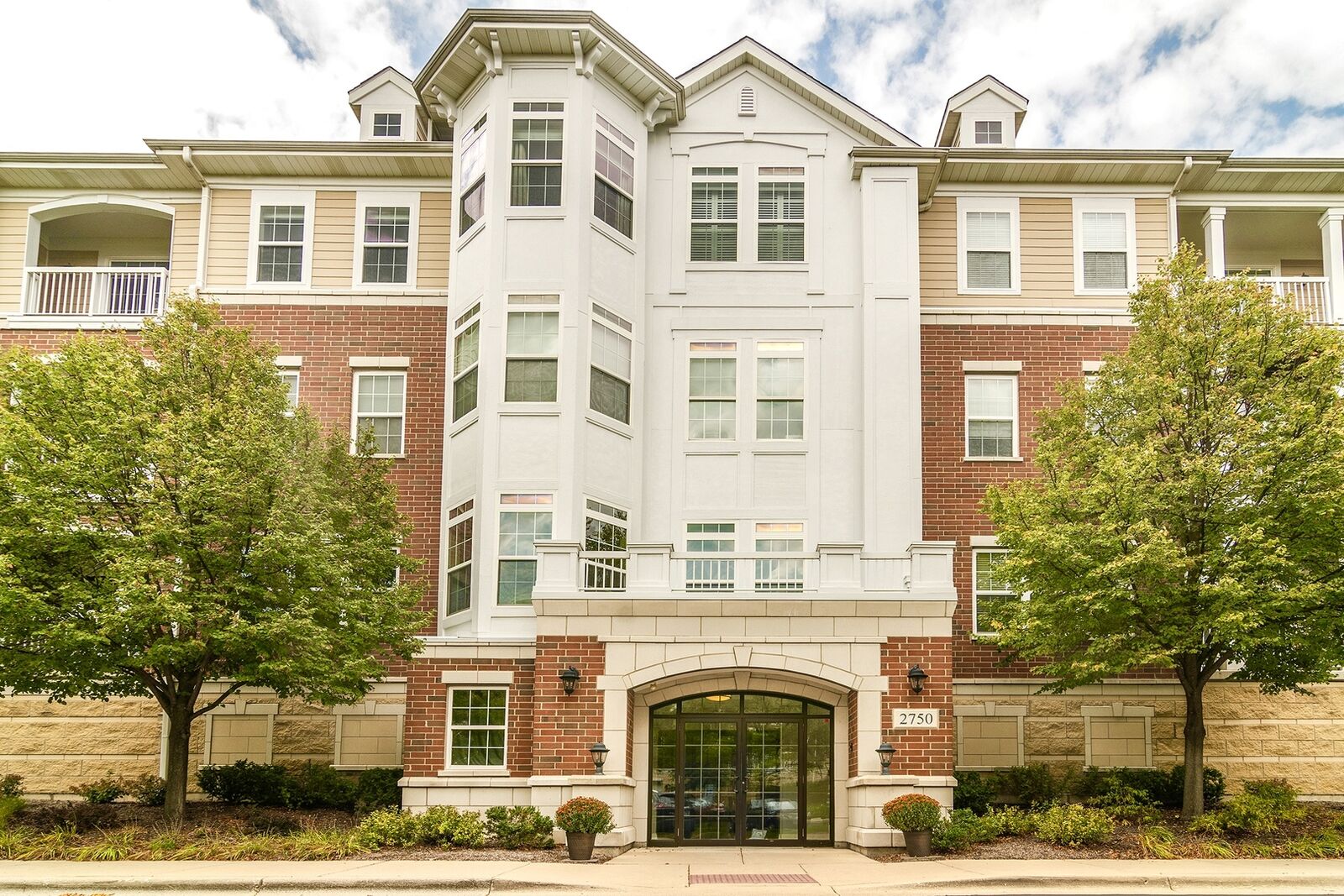 Property Photo:  2750 Commons Drive 408  IL 60026 