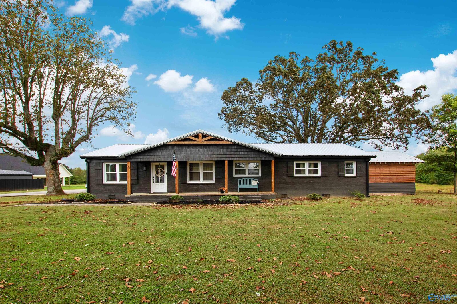 Property Photo: 72 Gavins Way AL 35016