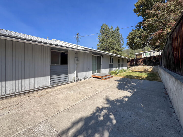 Property Photo: 732 N Maple St WA 99114