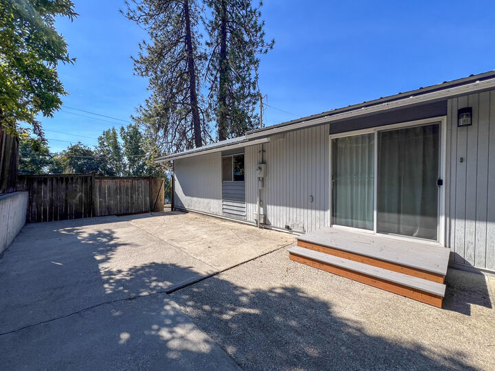 Property Photo: 732 N Maple St WA 99114