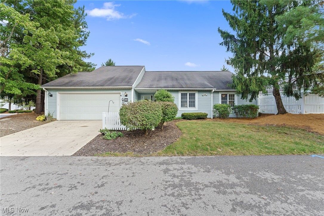 Property Photo: 889 Sutton Place OH 44313