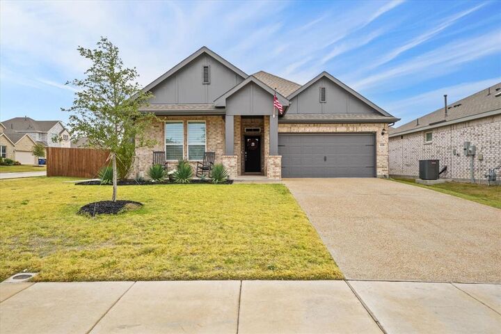 Property Photo: 4106 Mockingbird Lane TX 75454