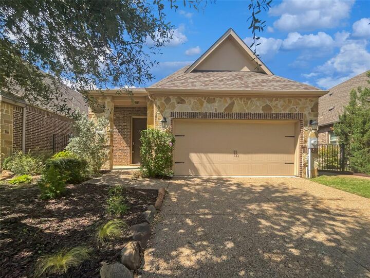 Property Photo:  904 Memory Lane  TX 75072 