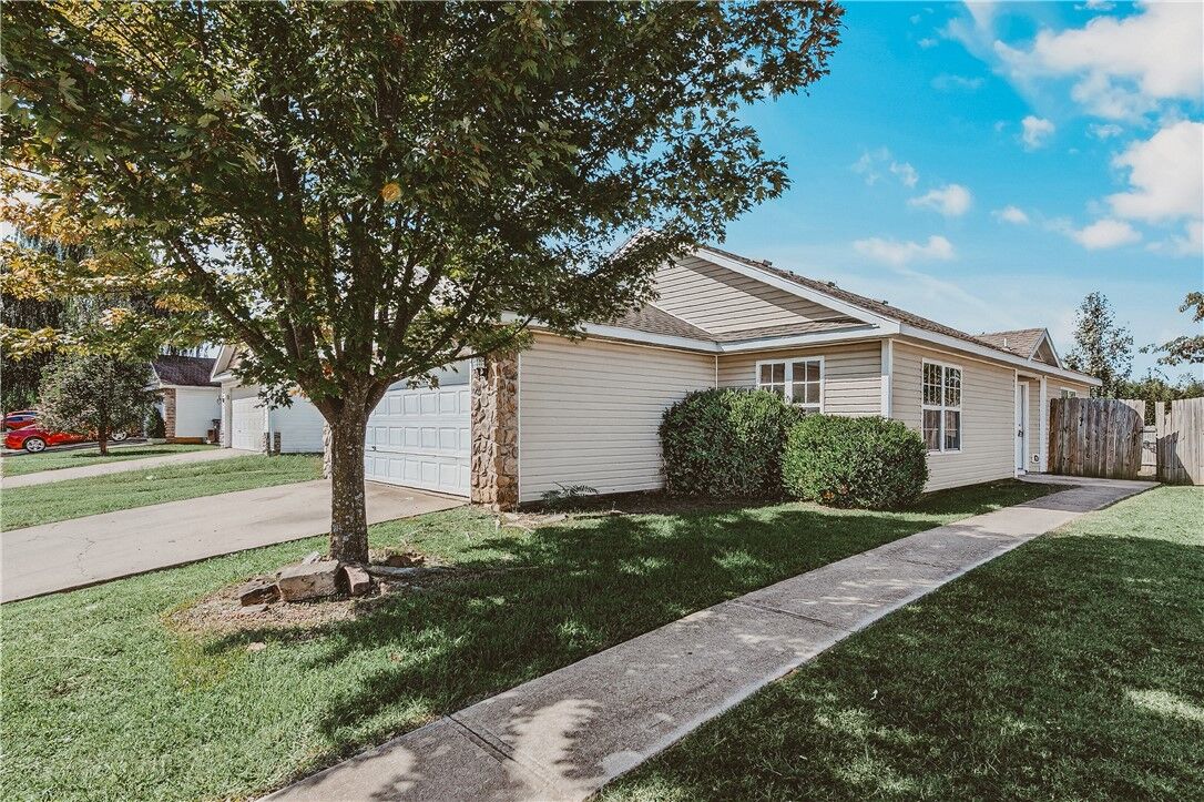 Property Photo:  393 Cascade Circle  AR 72764 