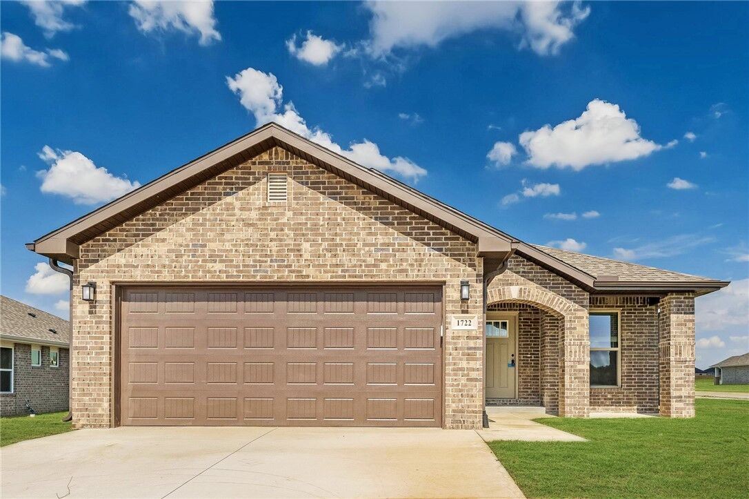 Property Photo: 1722 Farmer Street AR 72751