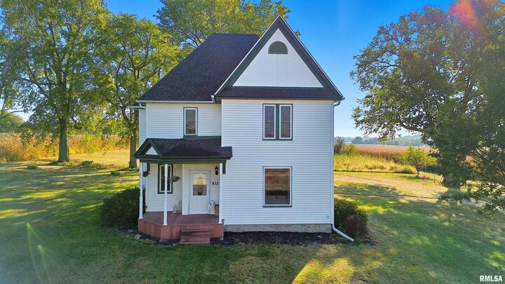 Property Photo: 913 2nd Avenue North IL 61230