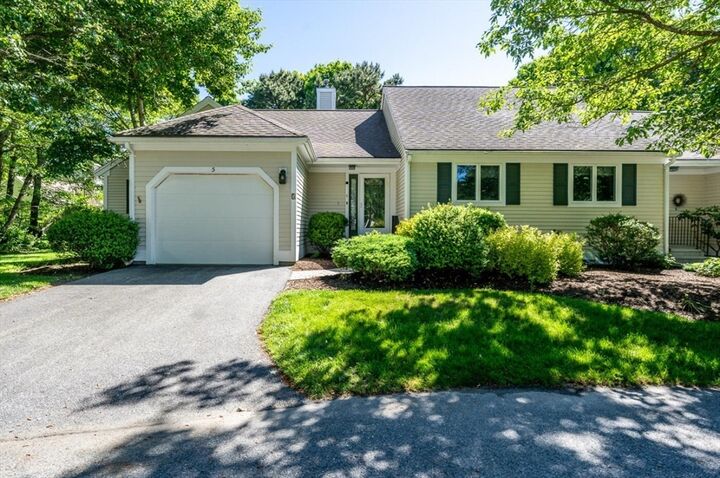 5 Friendship Ct 89  Mashpee MA 02649 photo