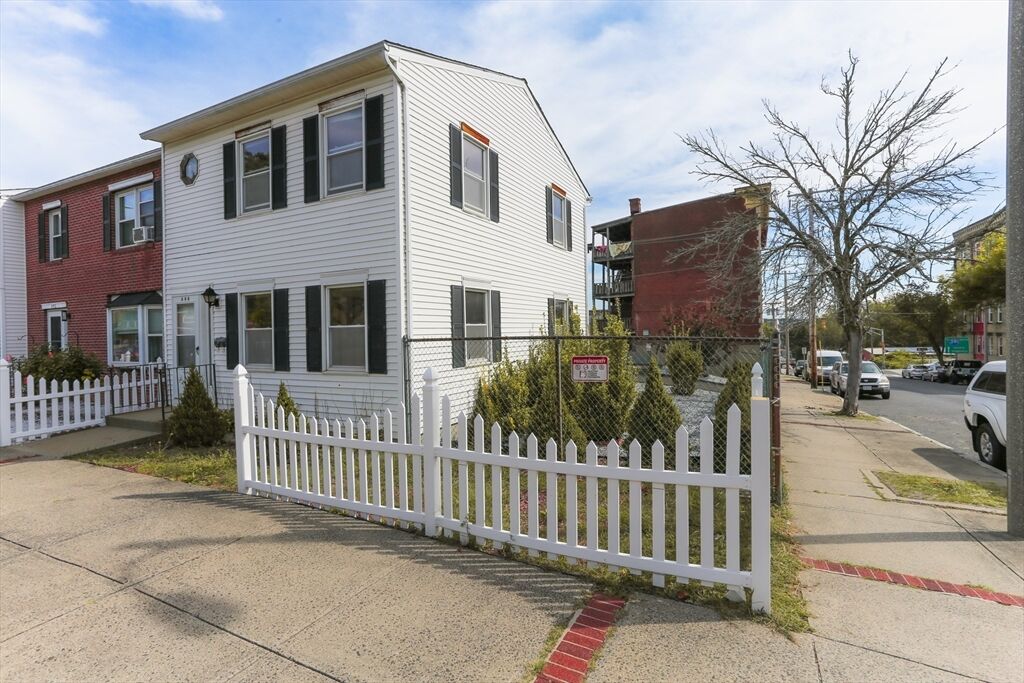 Property Photo:  494 Maple St 494  MA 01040 