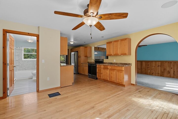 Property Photo:  1154 Dunhamtown Brimfield Rd  MA 01010 