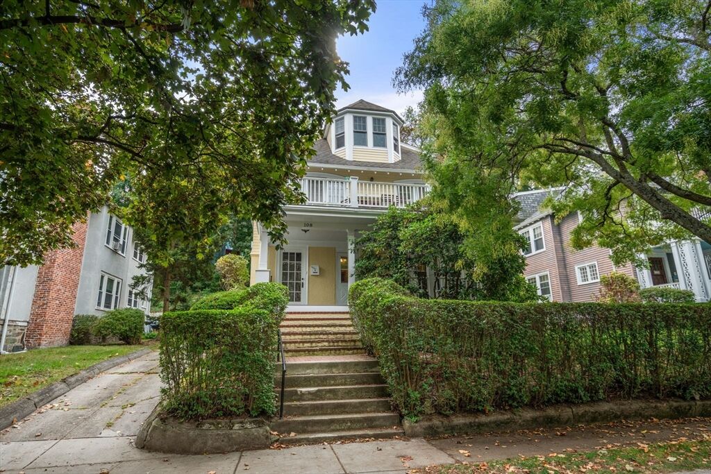 Property Photo:  108 Columbia St 1  MA 02446 