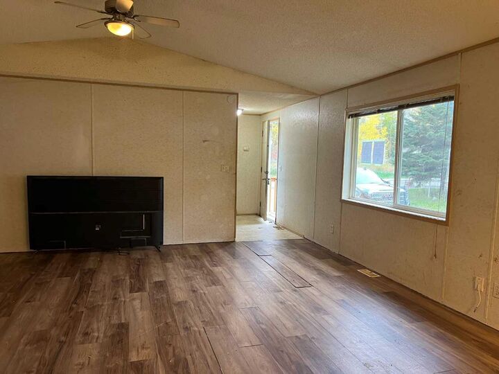 Property Photo:  24 3 Avenue  AB T0G 0X0 