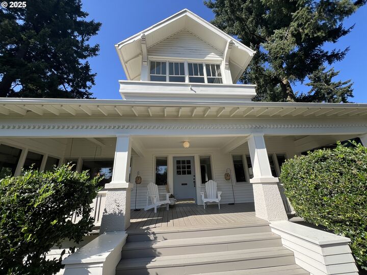 Property Photo:  3287 NE Bryce St  OR 97212 