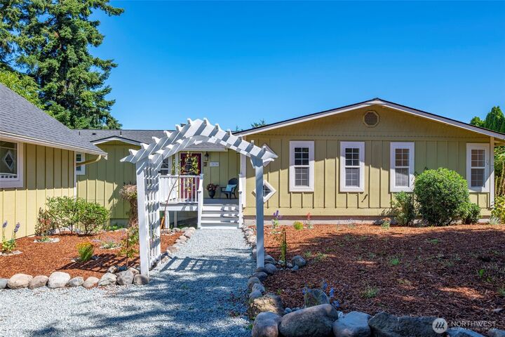 Property Photo:  2176  Aurora Court  WA 98277 