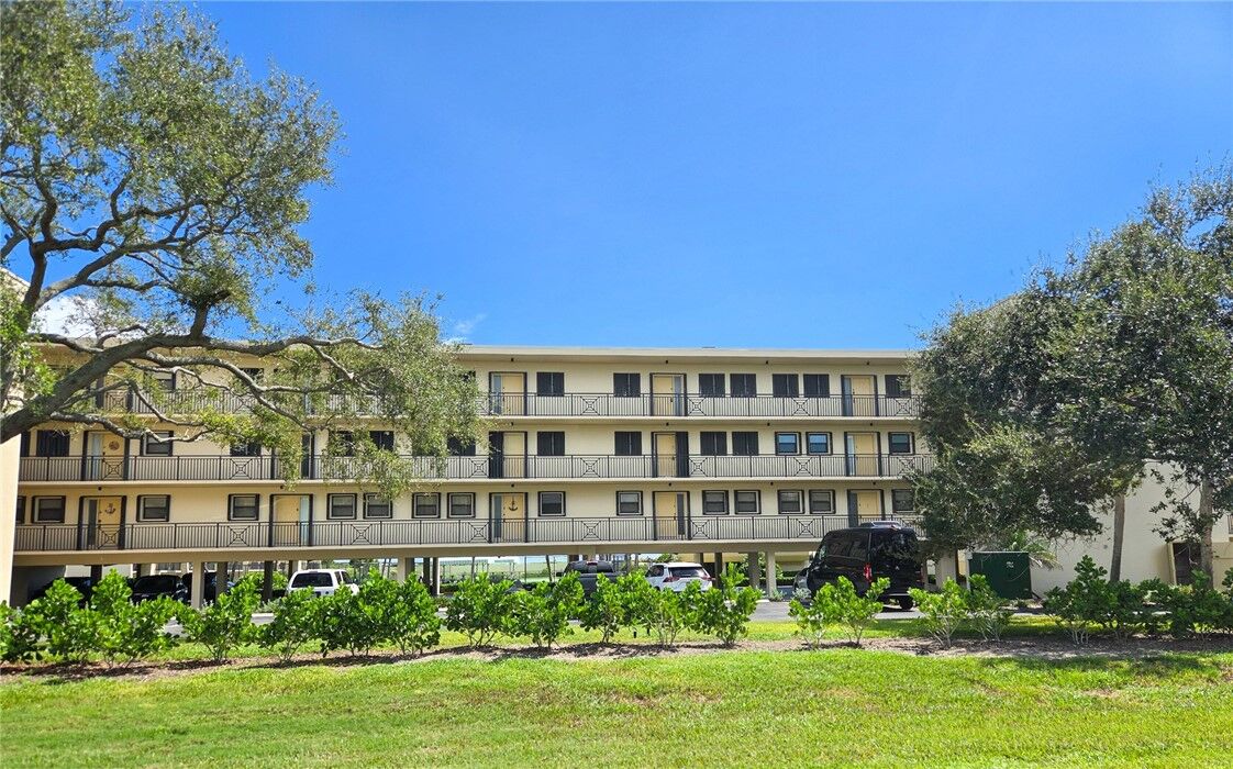 Property Photo: 3939 Ocean Drive 205C FL 32963