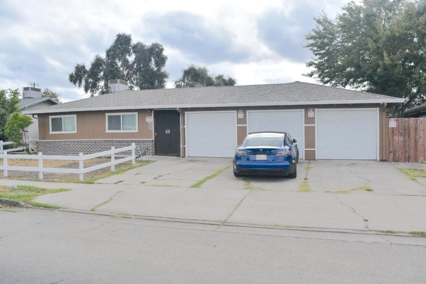 Property Photo: 722 East Swain Road CA 95207