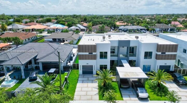 Property Photo:  3900 SW 137th Ct  FL 33175 