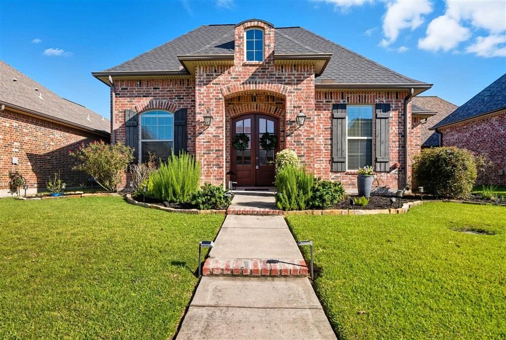 Property Photo: 1514 Tuscany Drive LA 70605