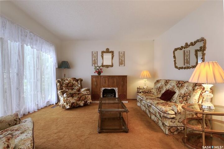 Property Photo: 1008 Parklane Drive SK S0H 0B0