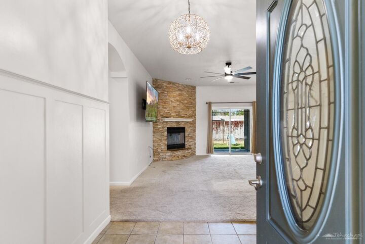 Property Photo:  903 Mulberry Street  CA 93561 