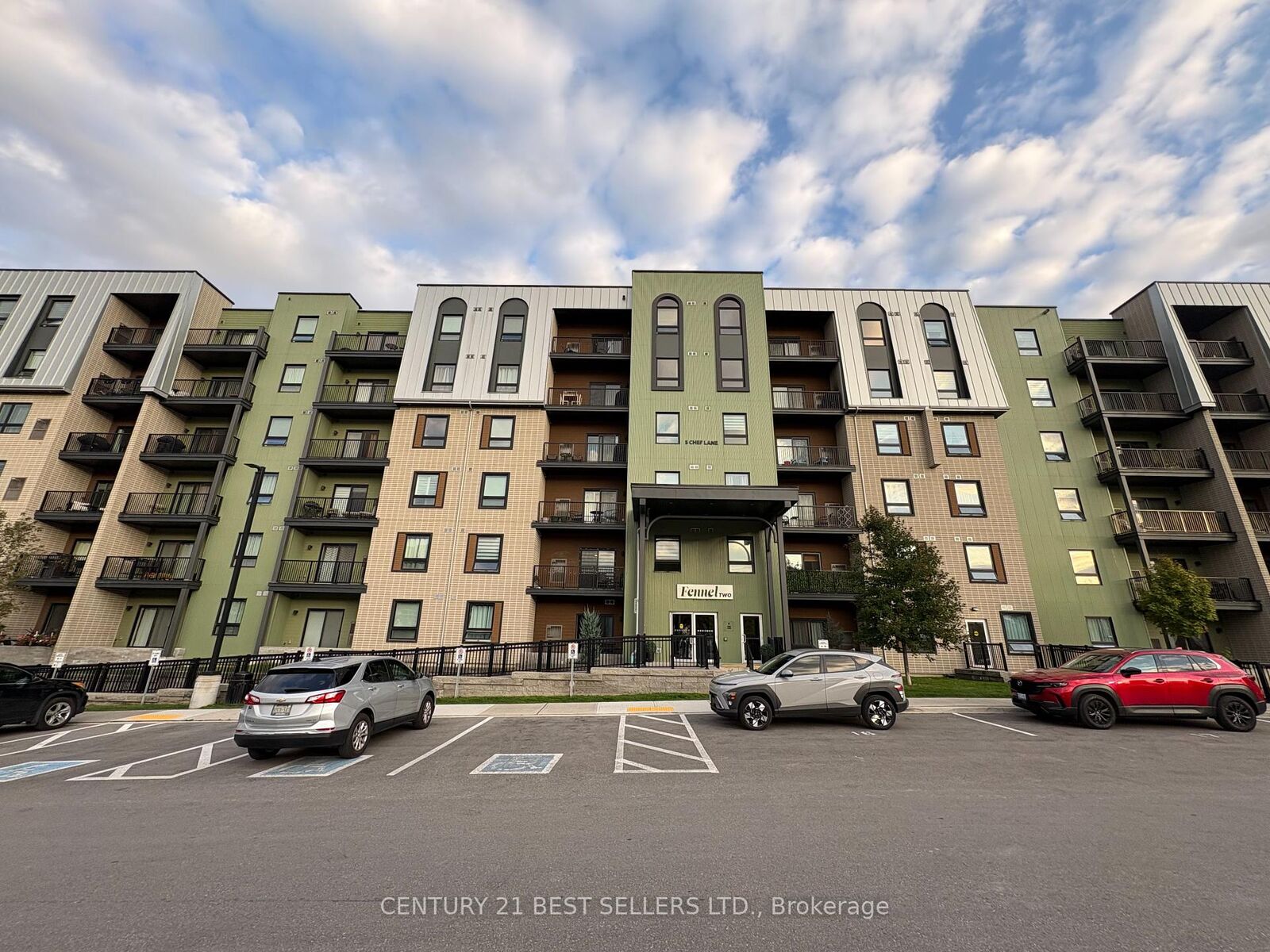 Photo de la propriété:  5 Chef Lane 308  ON L9J 0J8 