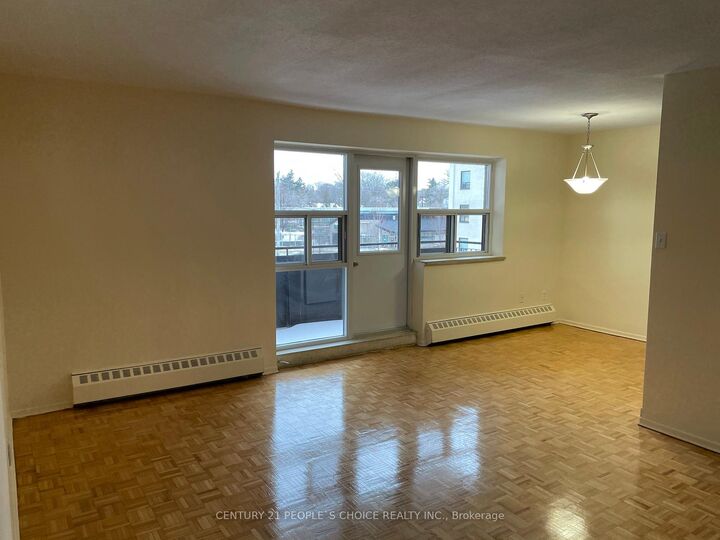 Property Photo:  52 Park Street E 201  ON L5G 1M1 