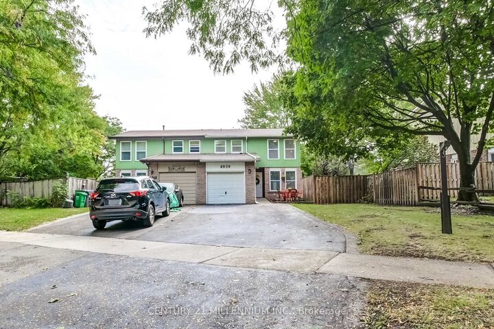 Property Photo:  6959 Cadiz Crescent  ON L5N 1Y3 