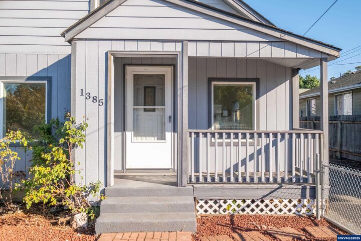 Property Photo:  1385 Waller St SE  OR 97302 
