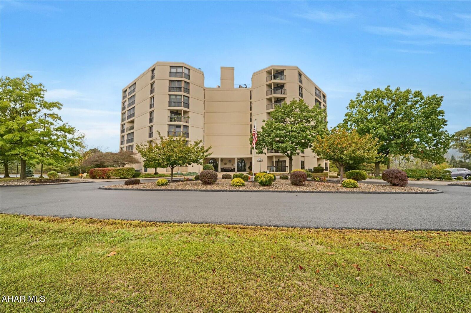 Property Photo:  415 Park View Lane 104  PA 16601 